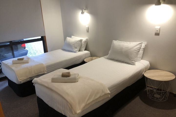Room 8 of 141