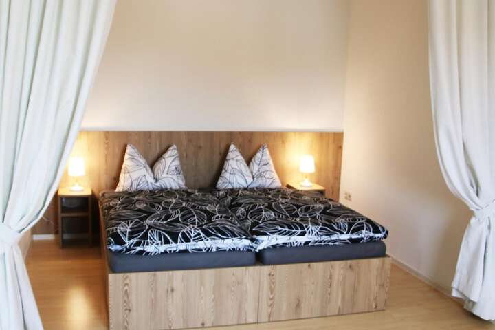 Room 12 of 30