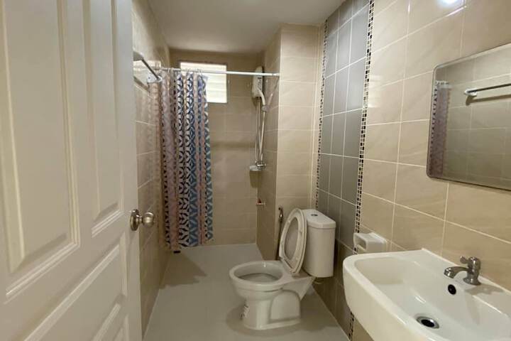 Room 7 of 9