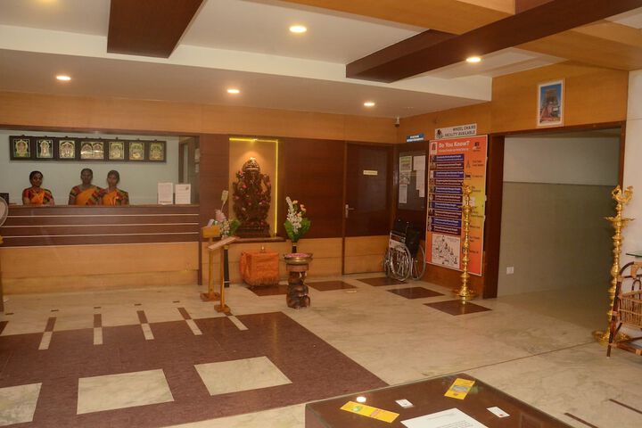 Exterior of Hotel Kanakabhishegam