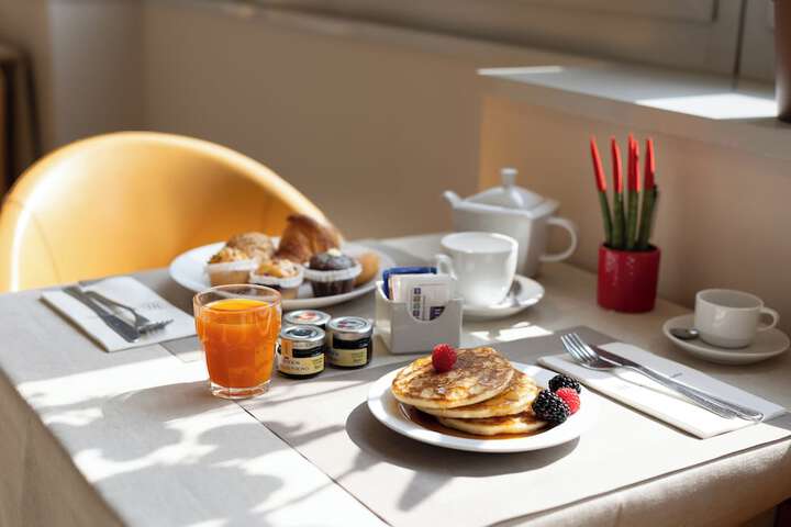 Breakfast/Coffee Service 80 of 93