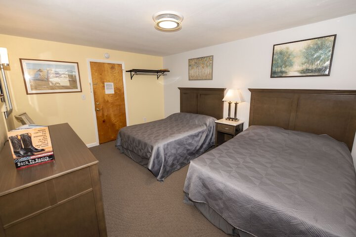 2 Double Beds (5 of 12)