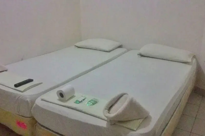 Room 5 of 6