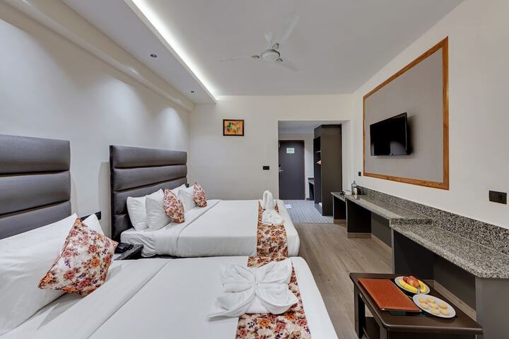 Room 4 of 18