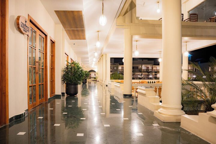 Hotel Interior 10 of 181