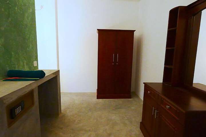 Room 18 of 18