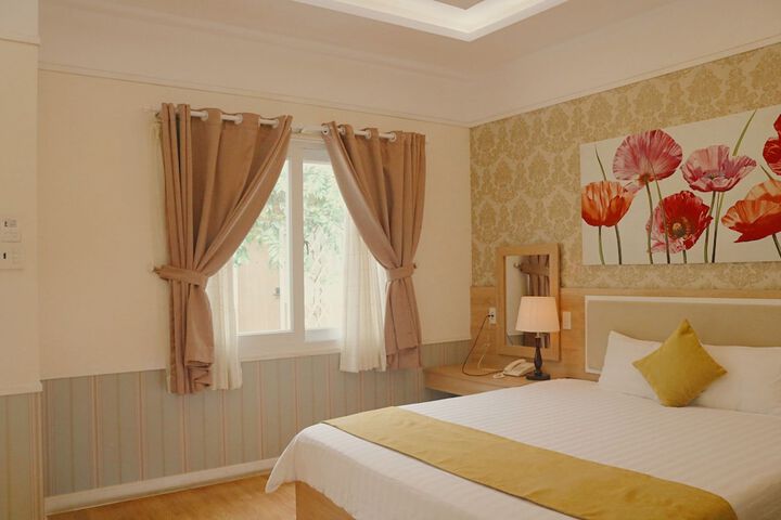 Room 12 of 28