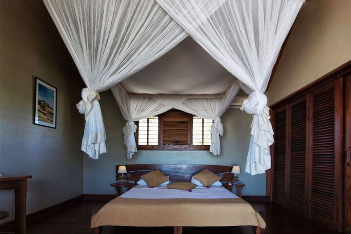 Room 4 of 34