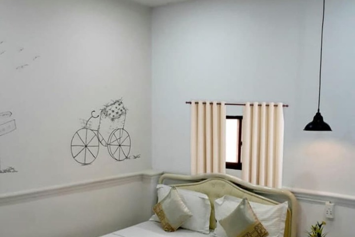Room 14 of 34