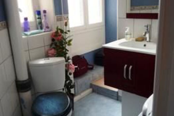 Room 2 of 16