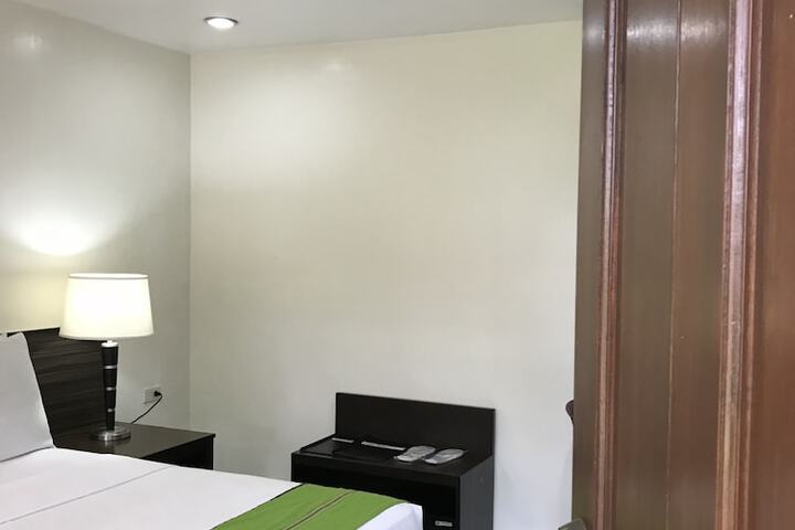 Room 12 of 161