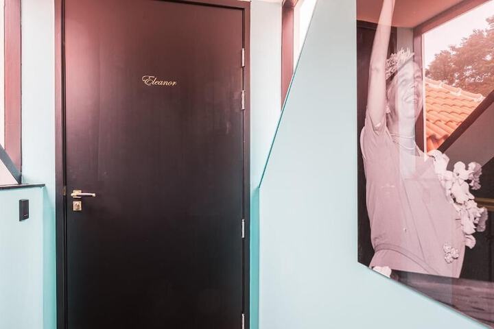Room 53 of 73