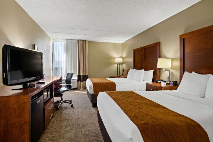 2 Double Beds (10 of 14)