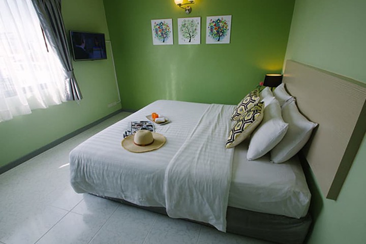 Room 16 of 83