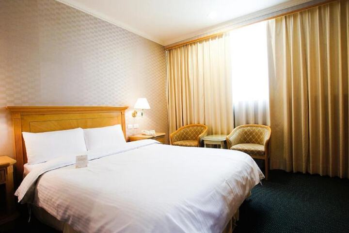 Room 12 of 40