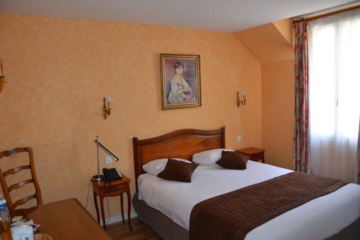 Room 4 of 20