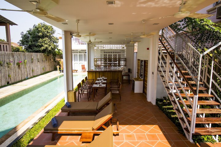 Sundeck 17 of 20