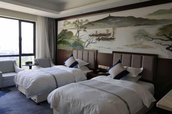 Room 27 of 79