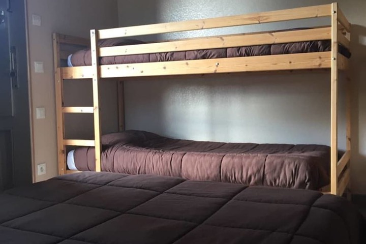 Room 10 of 40