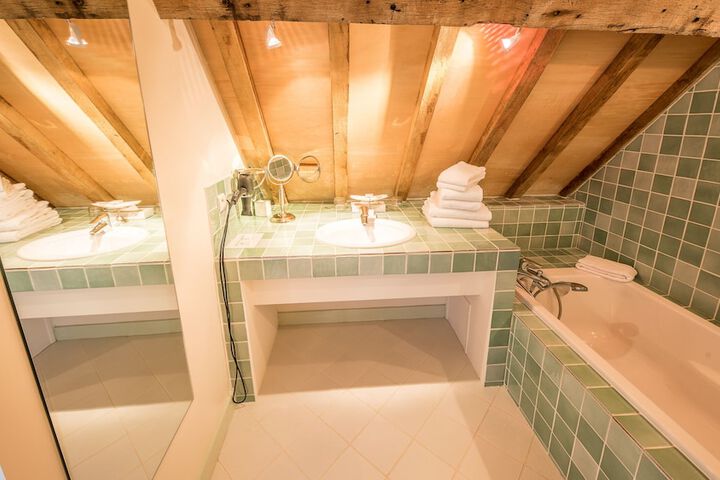 Bathroom Interior Photo