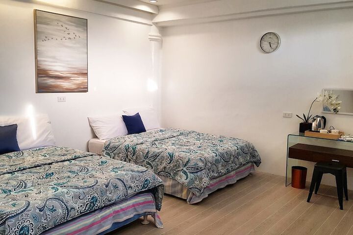 Room 3 of 44