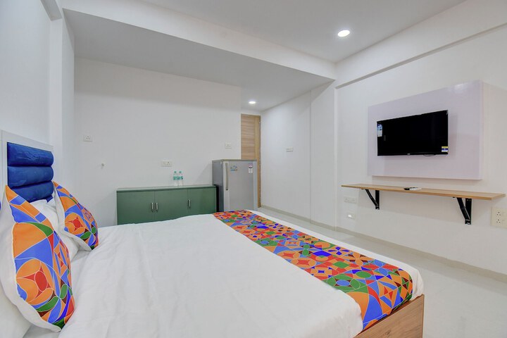Room 15 of 34