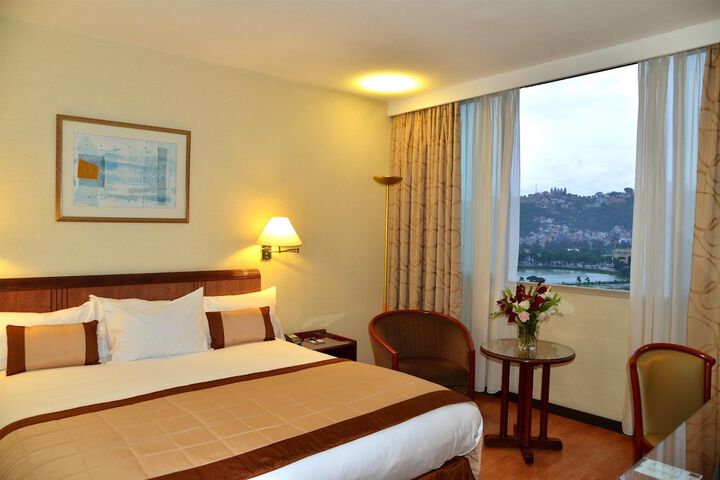 Room 34 of 131
