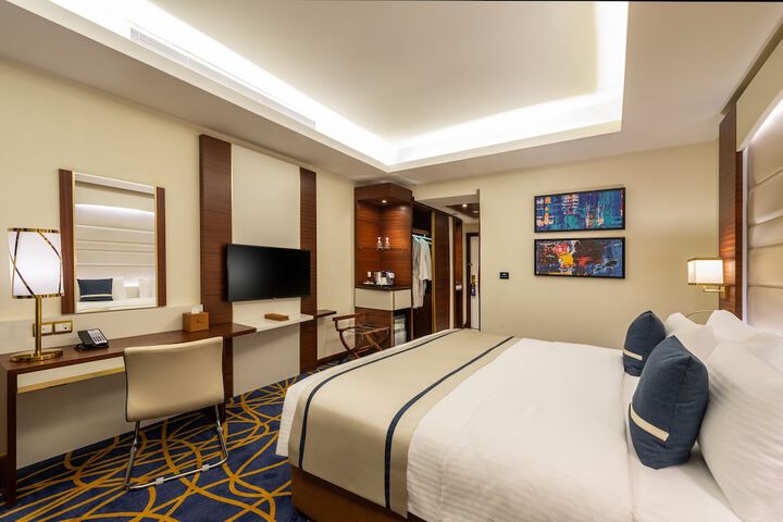 Room 9 of 47