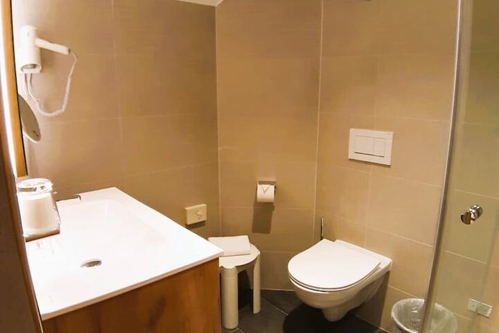 Room 12 of 47