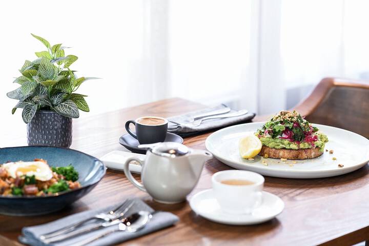 Breakfast/Coffee Service 217 of 301