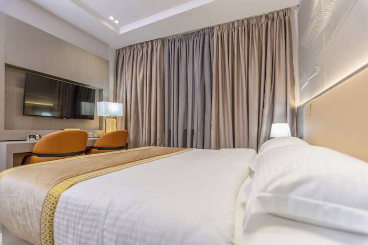 Room 10 of 40