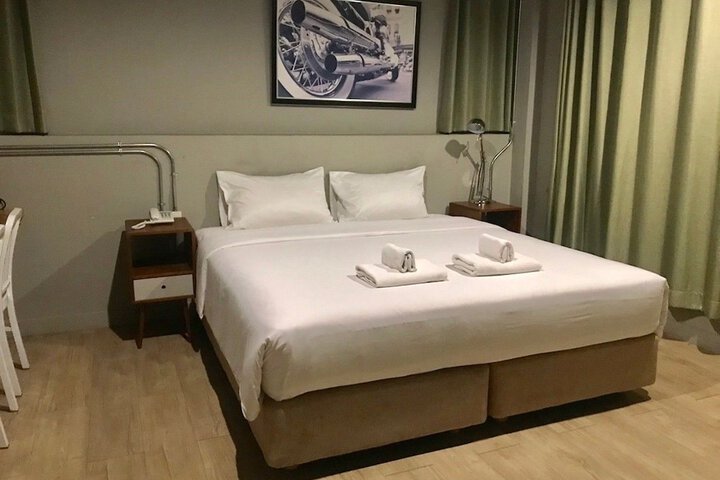Room 27 of 49