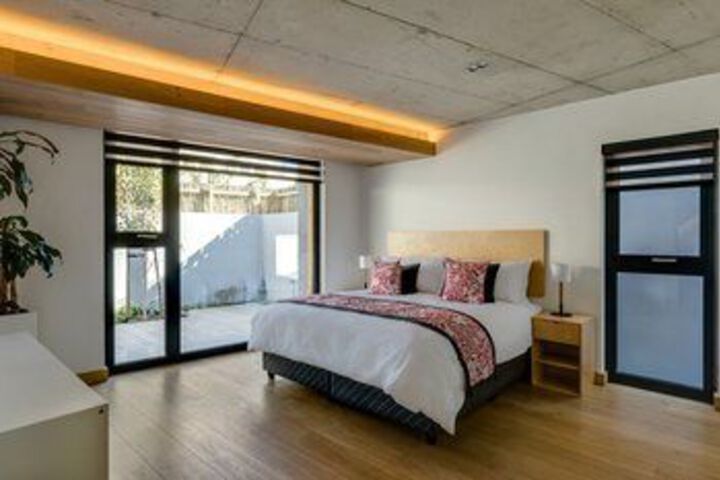 Room 13 of 28