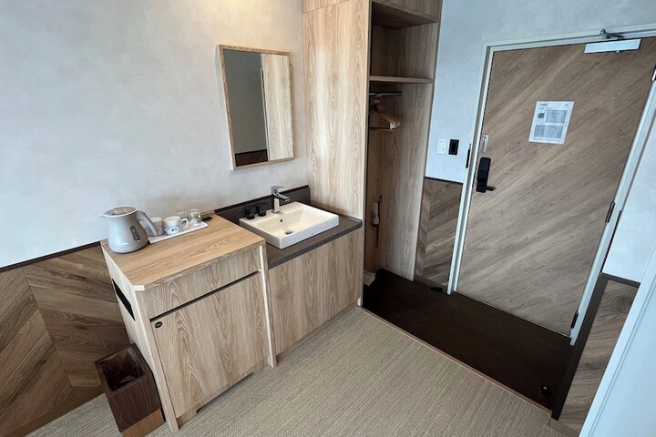 Room 3 of 12
