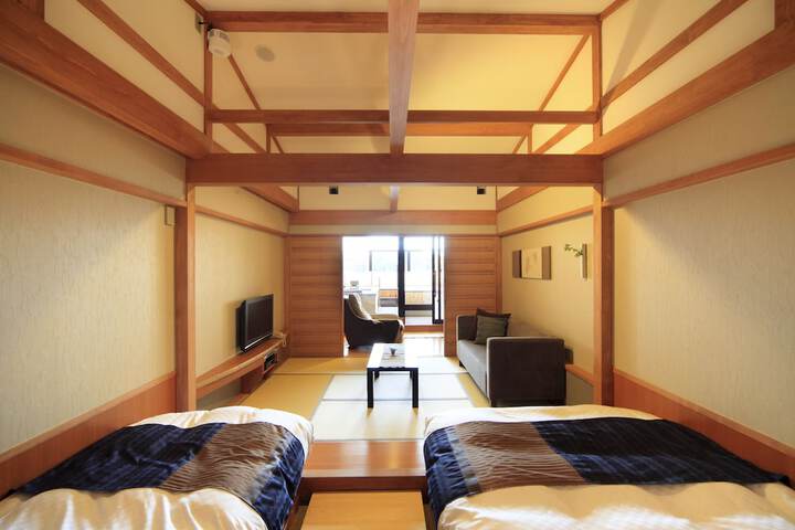 Room 4 of 51