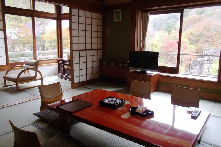 Room 4 of 42