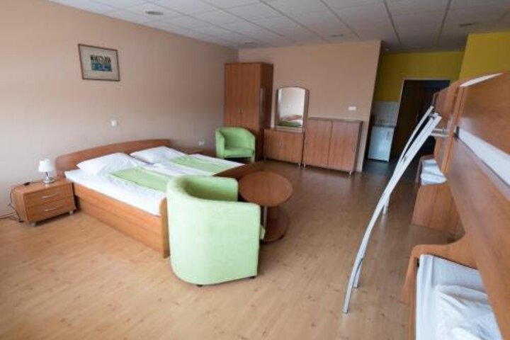 Room 5 of 12