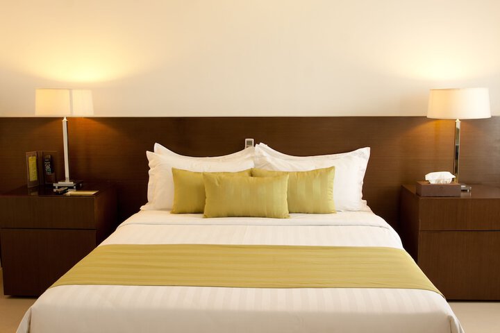 Room 4 of 11