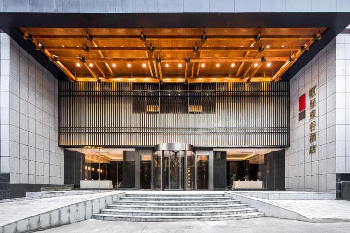Rezen Dong Hotel Chengdu Tianfu Square