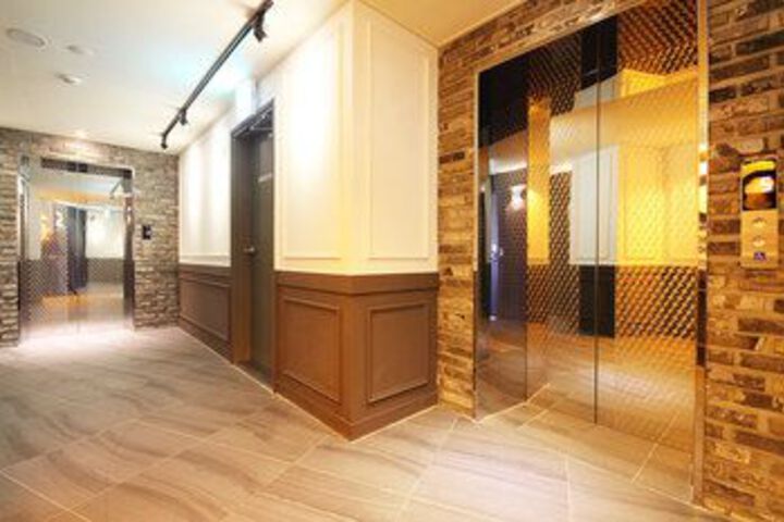 Ballroom/Hall 45 of 51