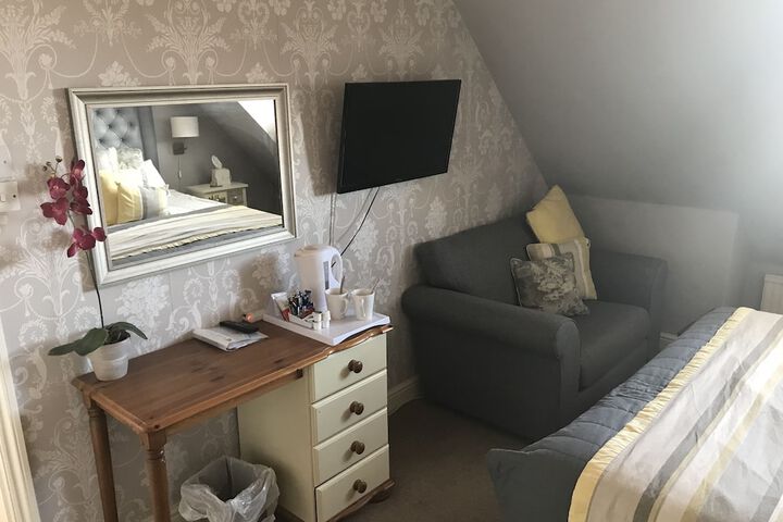 Room 10 of 34