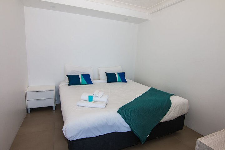 Room 5 of 94