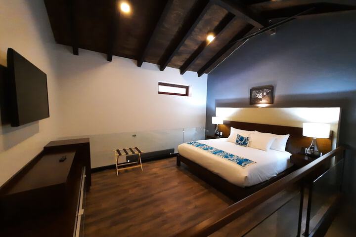 Room 28 of 103