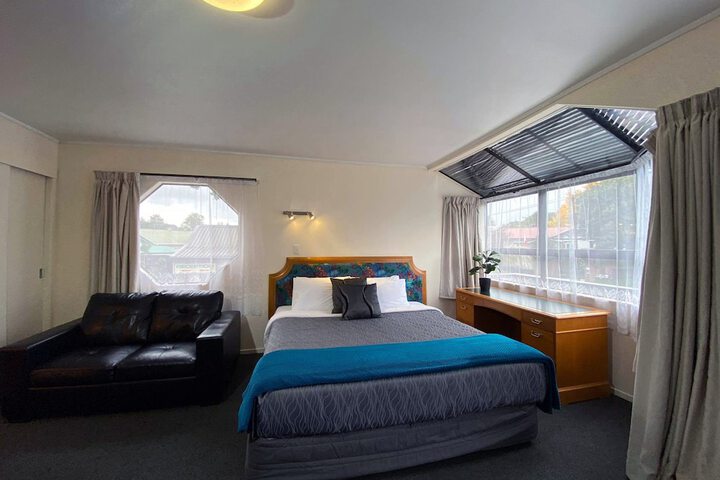 Room 5 of 37