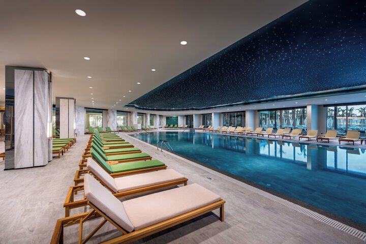 Hotel Pool