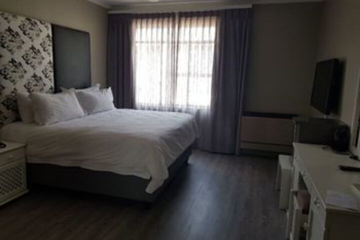 Room 11 of 27