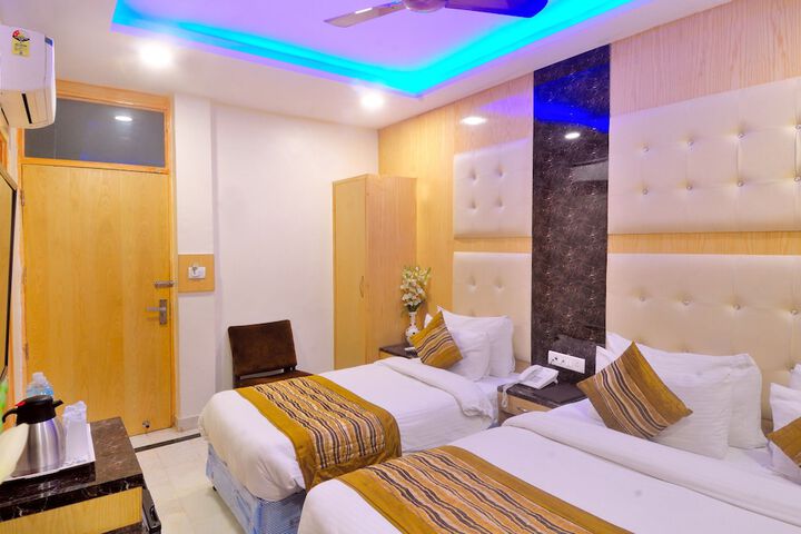 Room 4 of 19