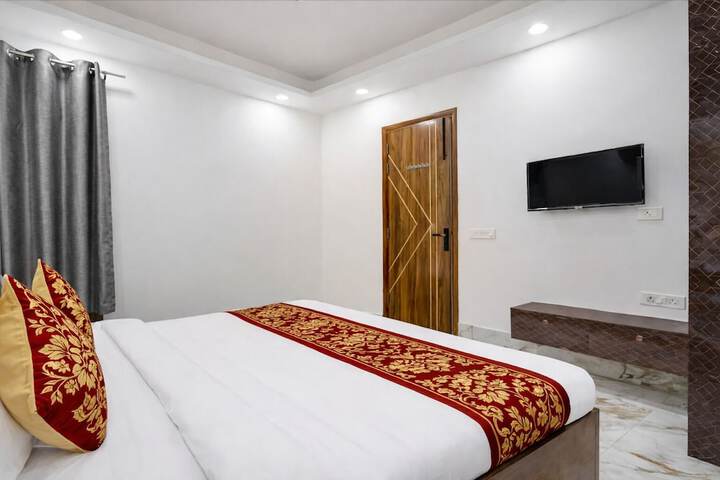 Room 9 of 27