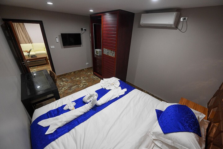 Room 21 of 41