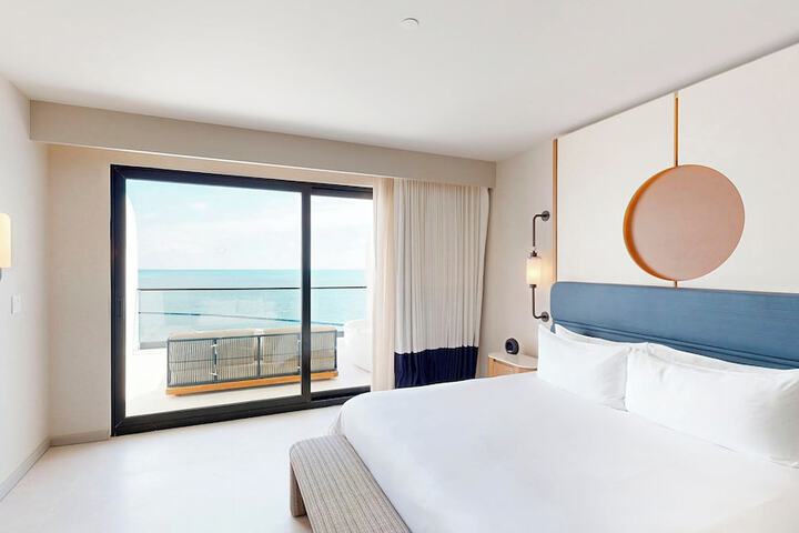 Room 21 of 136